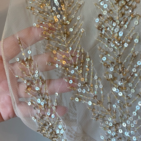 Aidan Mattox
Beaded Cap Sleeves Sheath Cocktail Dress size 10 - Picture 13 of 15